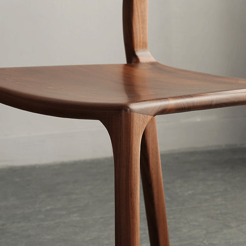 Modern Solid Wood Dining Chair – Sculpted Walnut Finish